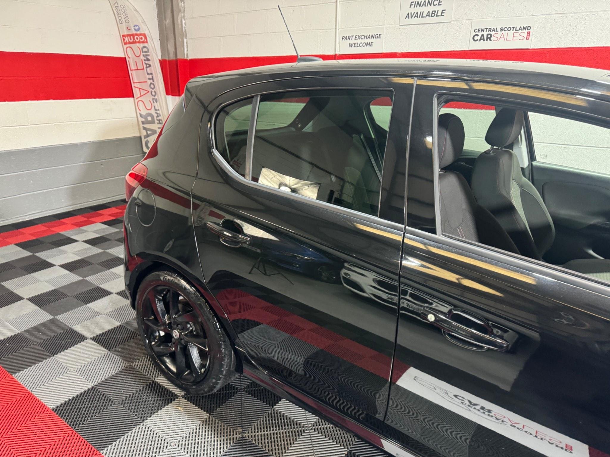 Used 2019 Vauxhall Corsa 1.4i ecoTEC SRi VX Line Nav Black Euro 6 5dr